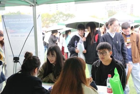 毕业生应聘有哪些技巧 听听用人单位这些实用建议 毕业生应聘有哪些技巧 听听用人单位这些实用建议